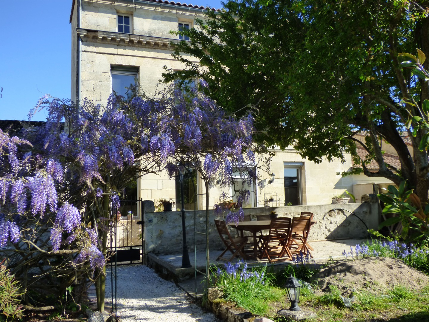 Maison d&rsquo;hôte de charme avec jardin proche de Bordeaux